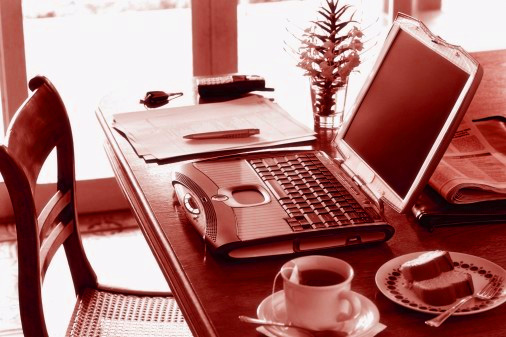 Lavorare da casa è possibile: scopriamolo assieme Lavorare da casa e guadagnare con Internet è possibile, il punto è non farsi fregare da false promesse di guadagno e concentrare i propri sforzi su attività concrete che portano guadagni reali.